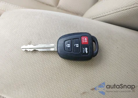 2017 Toyota Corolla Le из США, поврежденный, VIN 2T1BURHE4HC806295